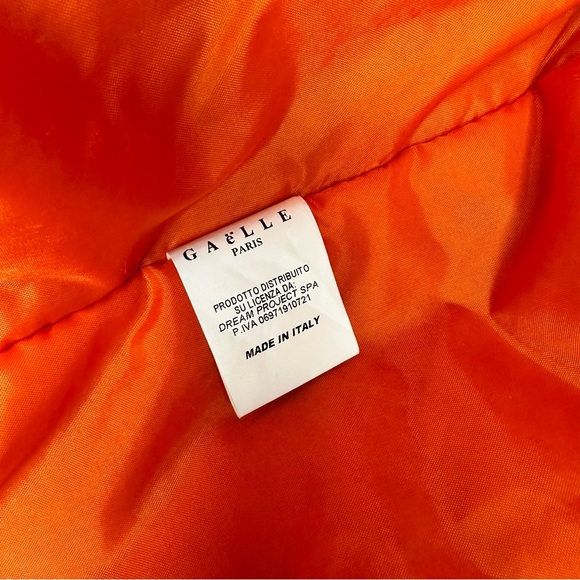 Gaelle Black Bomber Jacket with Ribbed Collar and Zipper Closure - Picture 4 of 5